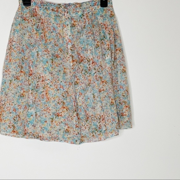 𝅺j. CREW Silk floral skirt. Size 0 - Picture 3 of 6